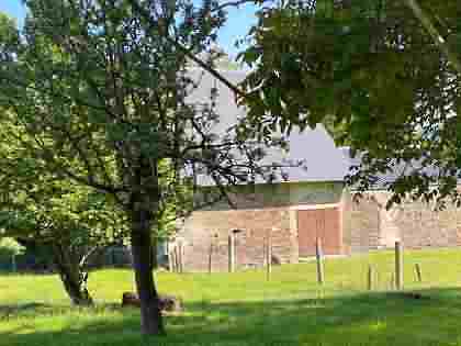 Stone barn to renovate near Vengeons