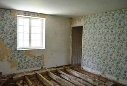 Stone farmhouse to renovate near Aubas