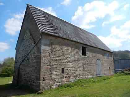 Stone house to renovate near Burcy