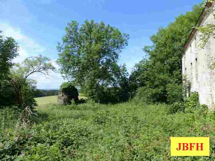 Stone house to renovate near Farges