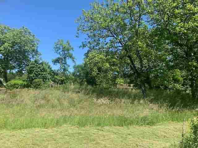 Stone barn to renovate near Affieux