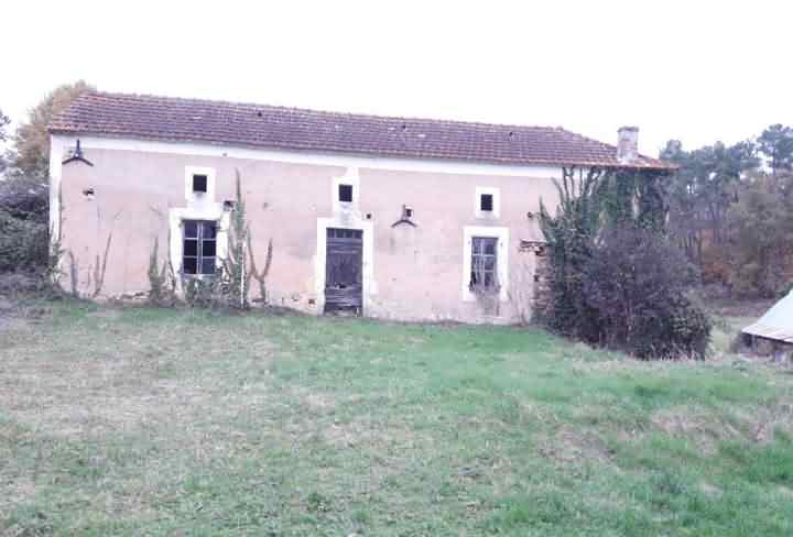 Stone barn to renovate near Castels