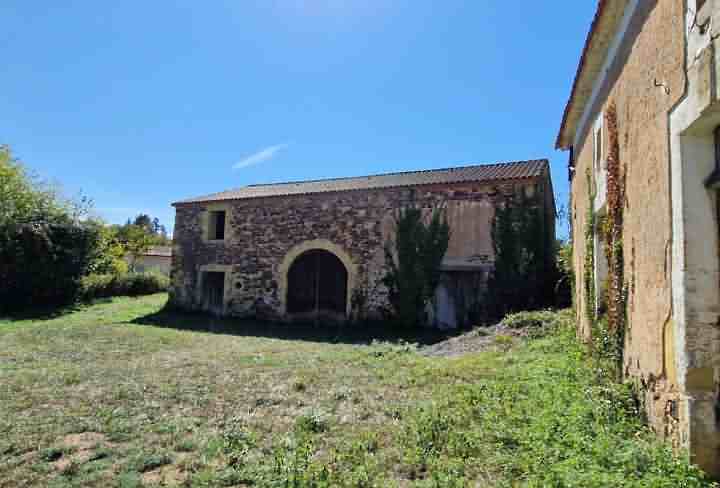 Stone barn to renovate near Castels