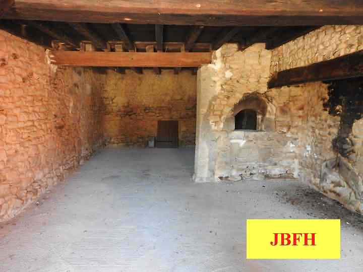 Stone house to renovate near Farges