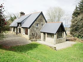 4 bed stone house for sale near Burcy