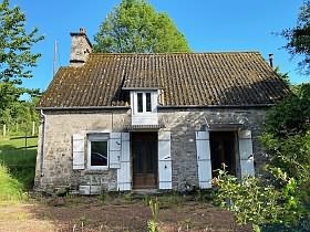 Stone house to renovate near Burcy