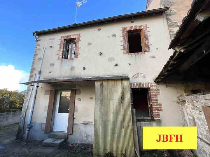 Stone house to renovate near Glénic