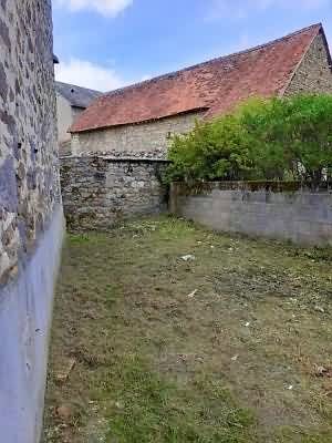 Stone house to renovate near Glénic