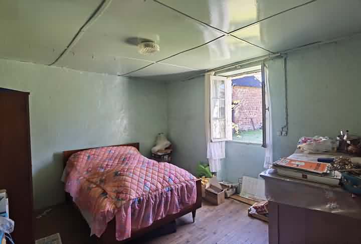 Stone house to renovate near Dussac