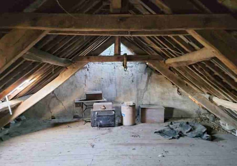2 bed stone house for sale near Bion