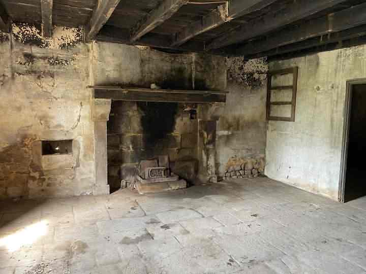 Stone barn to renovate near Jartaud