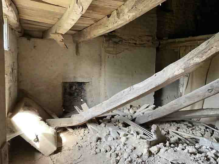 Stone barn to renovate near Jartaud