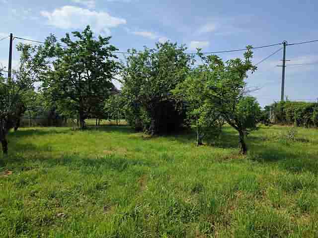 Stone barn to renovate near Naillat