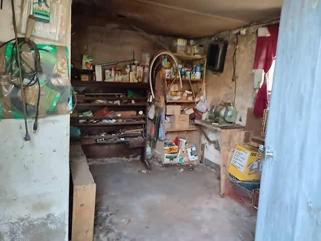 Stone barn to renovate near Naillat