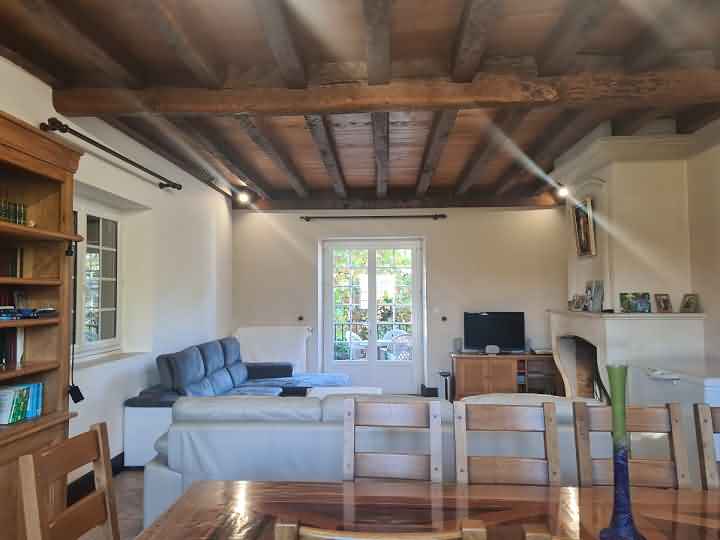 8 bed stone house for sale near Dordogne and Lot
