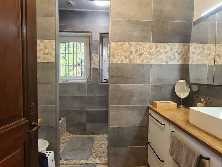 8 bed stone house for sale near Dordogne and Lot