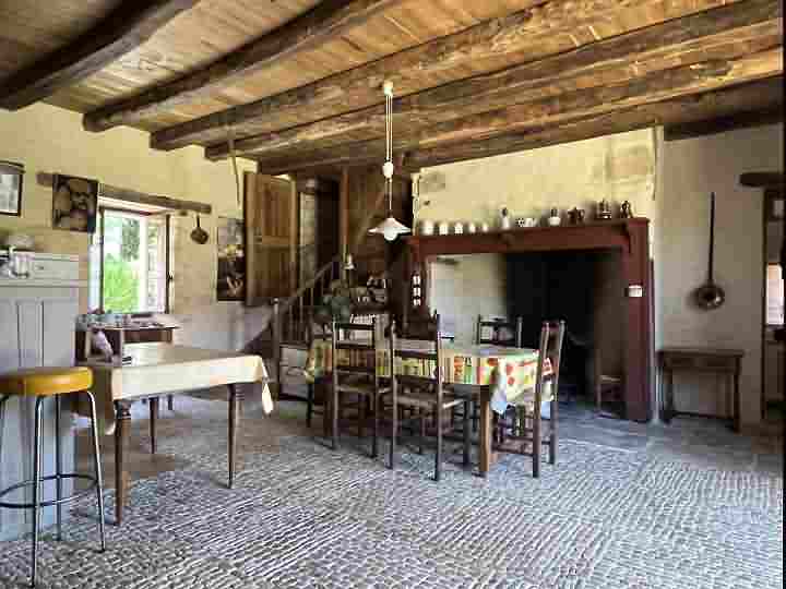 2 bed stone farmhouse for sale near Aubas
