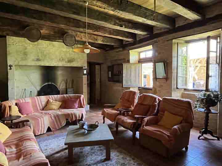 2 bed stone farmhouse for sale near Aubas
