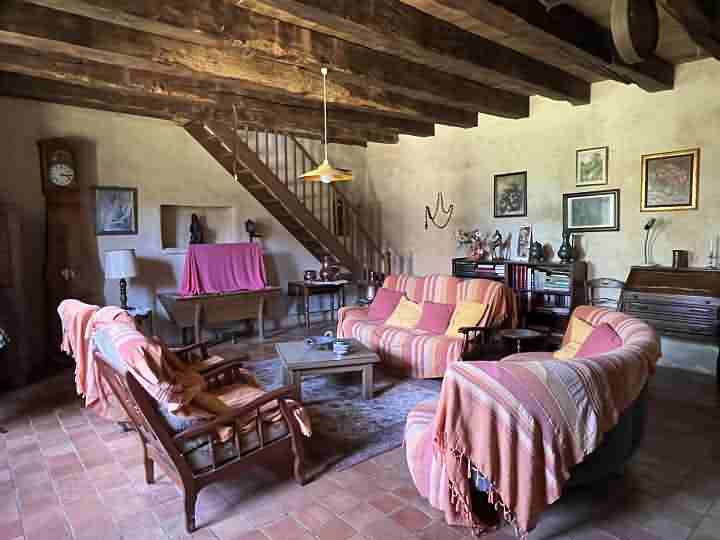2 bed stone farmhouse for sale near Aubas
