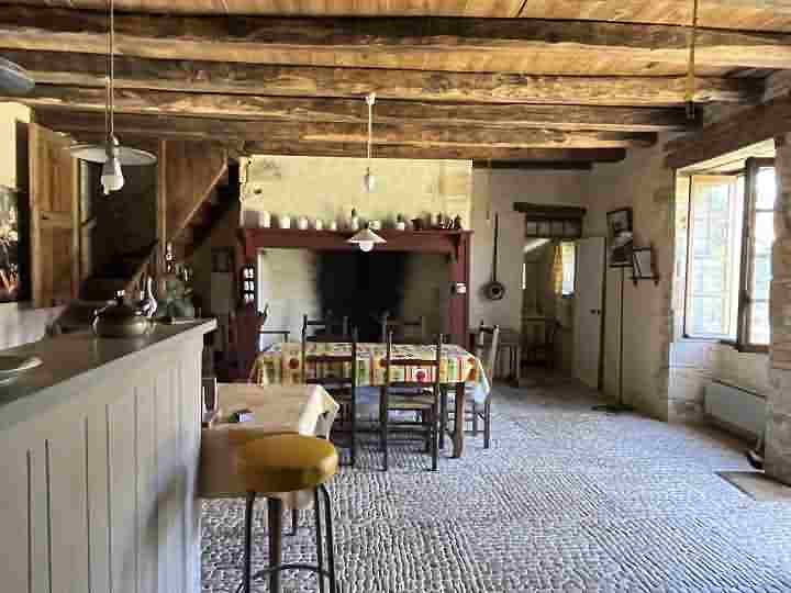 2 bed stone farmhouse for sale near Aubas