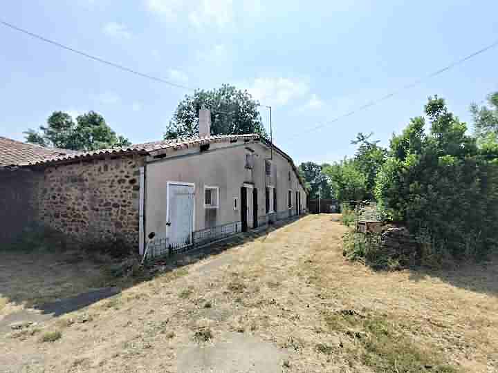 2 bed stone house for sale near Gentray