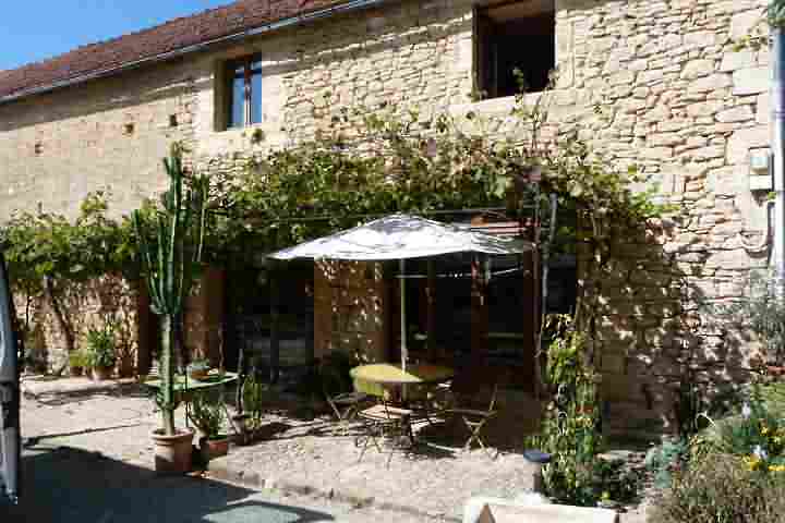 4 bed stone house for sale near Aubas