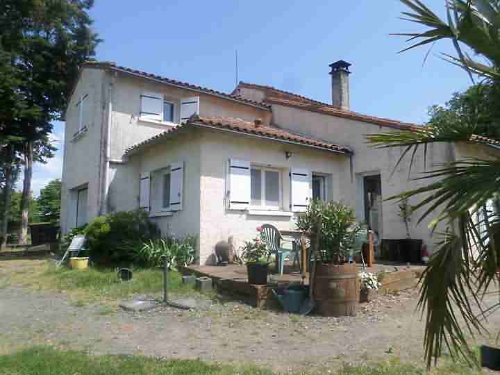 3 bed stone house for sale near Monas