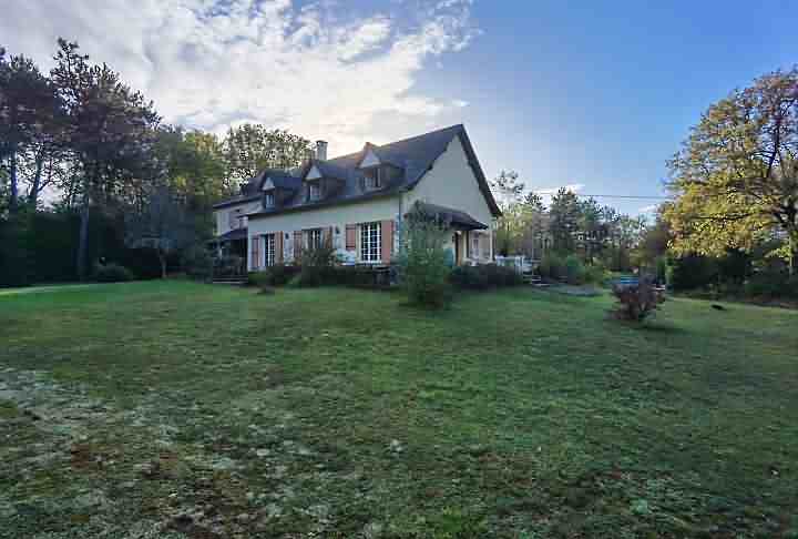 Maison en pierre de 10 chambres à vendre près de Dussac