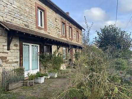 5 bed stone house for sale near Grand Bueix