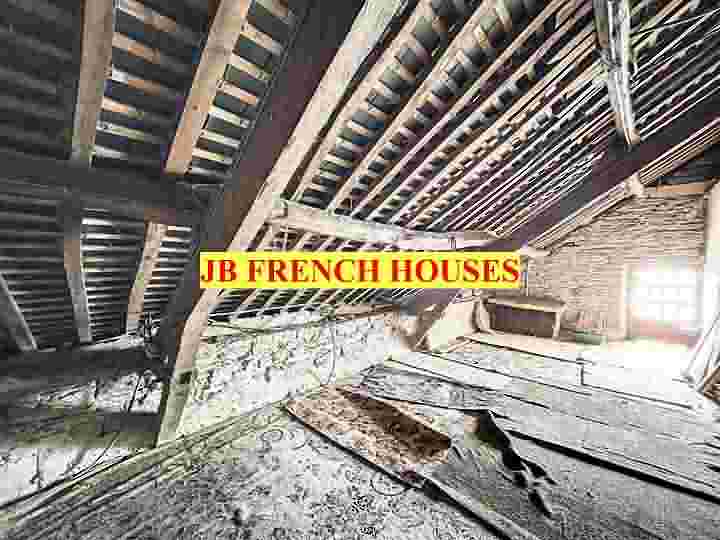 5 bed stone house for sale near Lestun