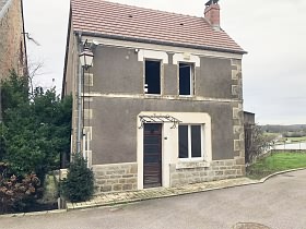 Stone house to renovate near Glénic