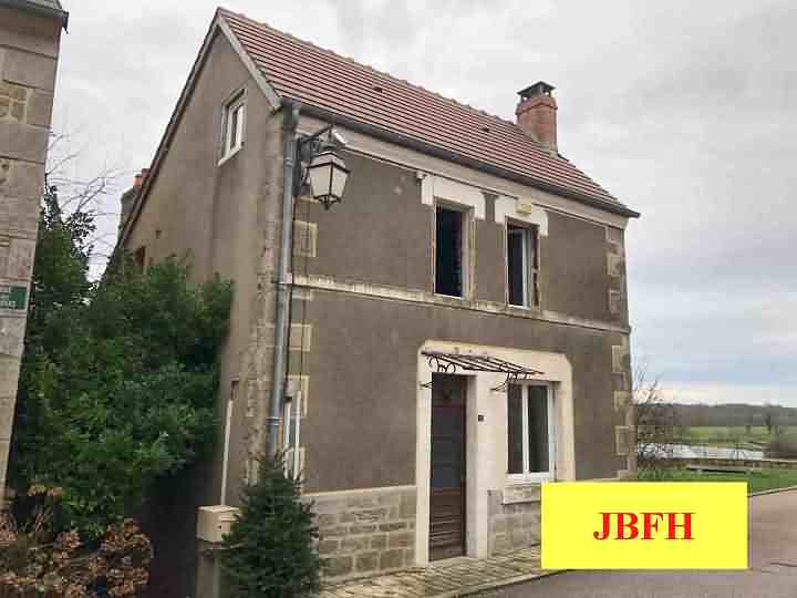 Stone house to renovate near Glénic
