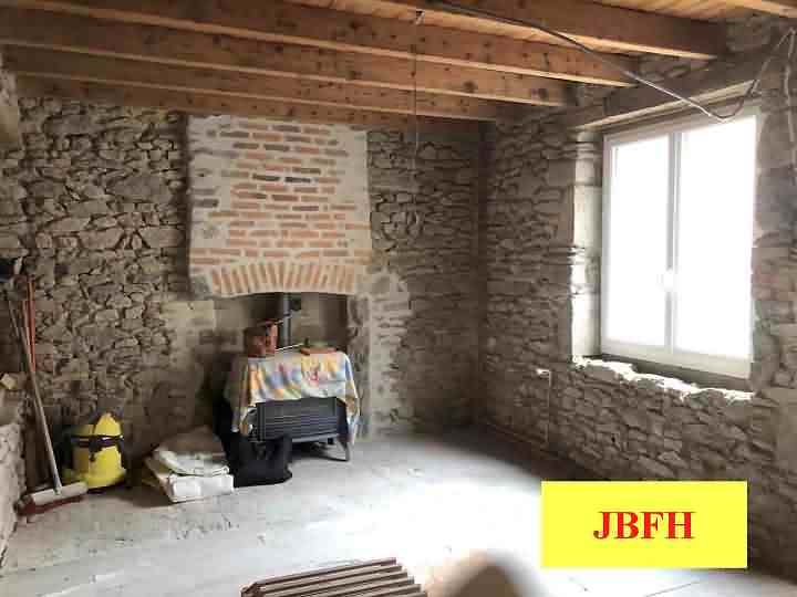 Stone house to renovate near Glénic
