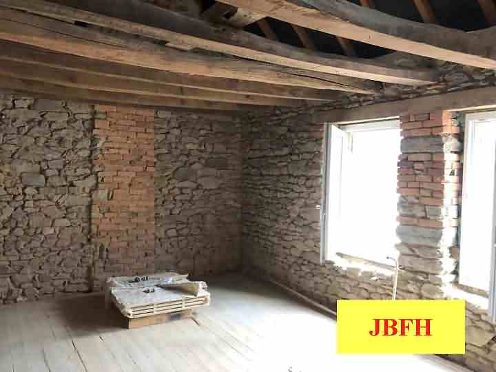 Stone house to renovate near Glénic