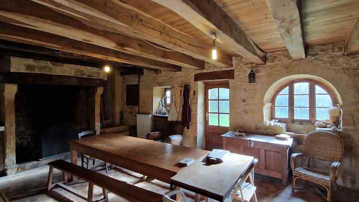 2 bed stone house for sale near Dordogne and Lot