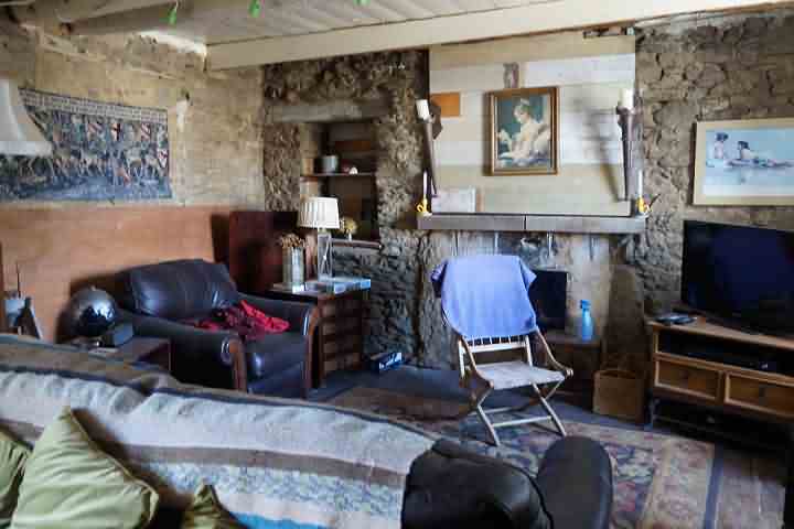 2 bed stone house for sale near Keraden