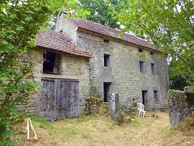 Stone barn to renovate near Farges