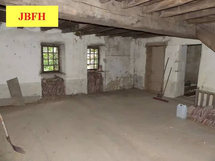 Stone barn to renovate near Farges