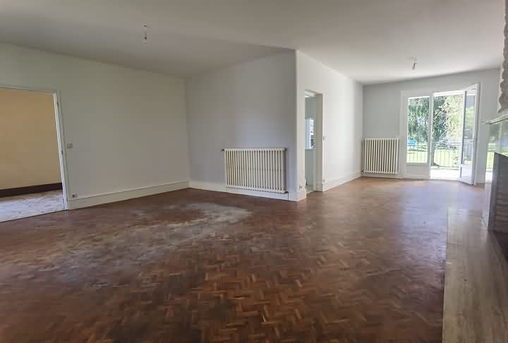 Maison en pierre de 5 chambres à vendre près de Dussac