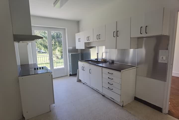 Maison en pierre de 5 chambres à vendre près de Dussac
