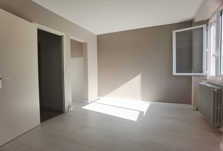 Maison en pierre de 5 chambres à vendre près de Dussac