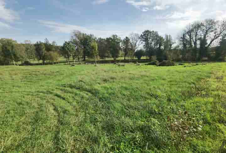 Plot of land à vendre près de Dussac