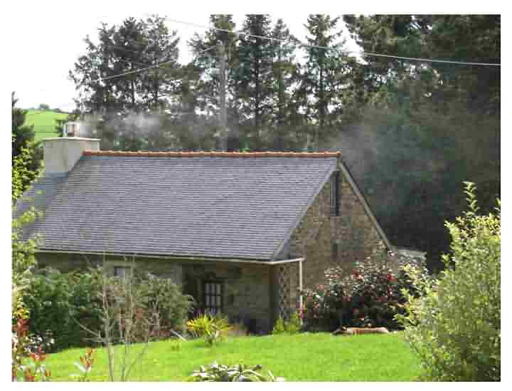 2 bed stone house for sale near Keraden