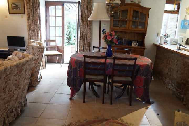 2 bed stone house for sale near Keraden