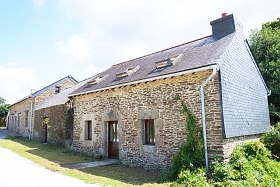 4 bed stone house for sale near Keraden