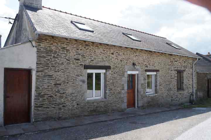 4 bed stone house for sale near Keraden