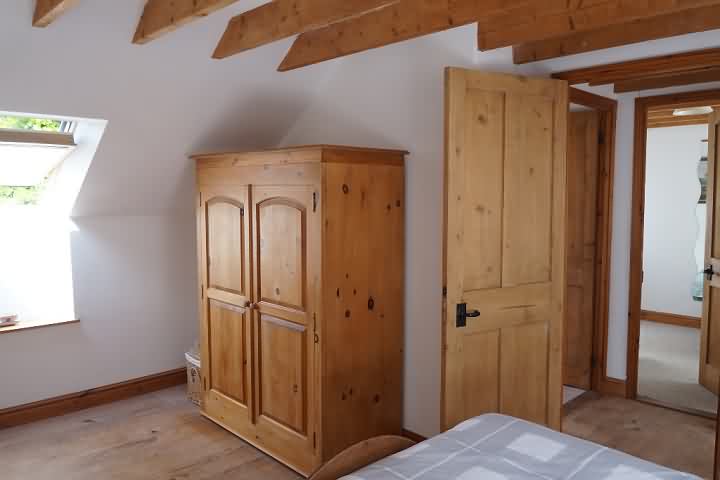 4 bed stone house for sale near Keraden