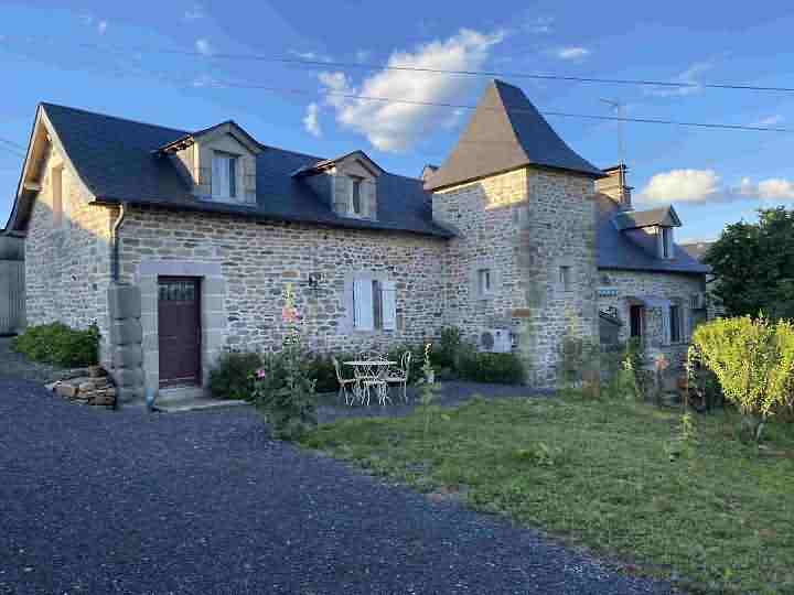 5 bed stone house for sale near Affieux