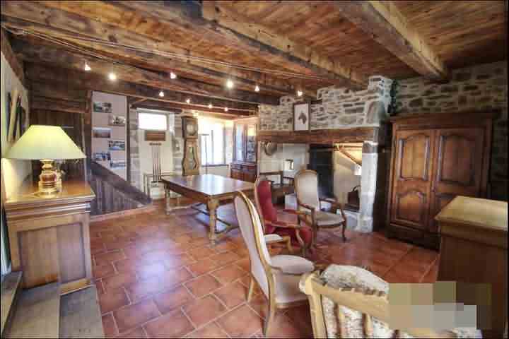 5 bed stone house for sale near Affieux