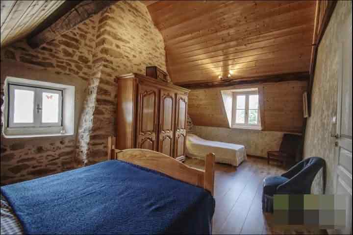 5 bed stone house for sale near Affieux